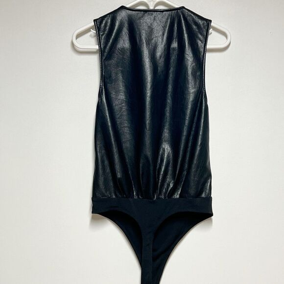 Good American Better Than Leather Faux Leather Wrap Bodysuit Sz 1 Small - Picture 6 of 10